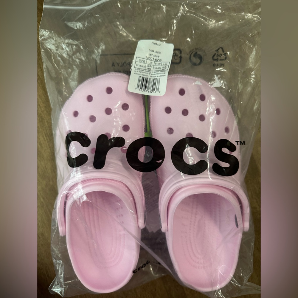 CROCS Classic Clogs- Pink